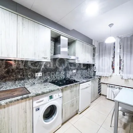 Apartman Bel Roses, Arenes 15 - Wehostyou *